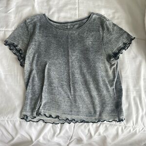 Ruffle cropped blue t-shirt